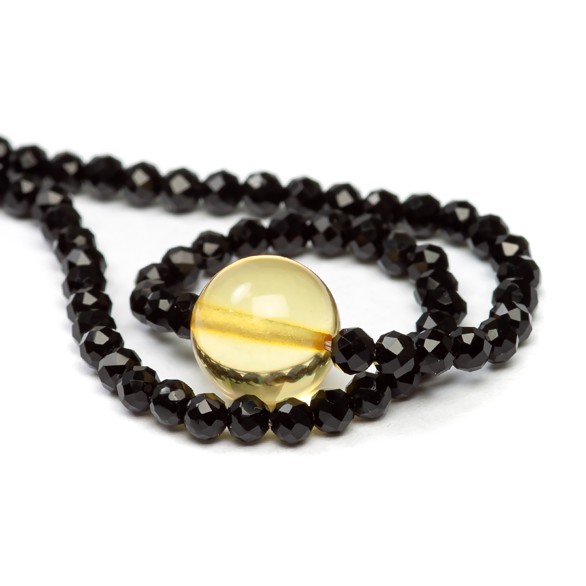 Чокер из бисера и янтаря